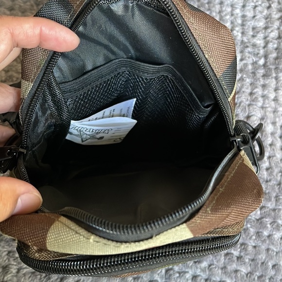 THRASHER Crossbody Bags Thrasher Letters Bumbag Waist Bag Skateboard Str… - Picture 3 of 6